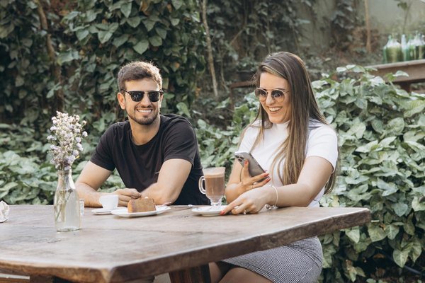 How Can You Discover Your Personal Style Through UK Fashion Trends?